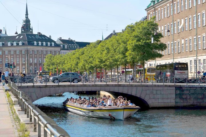 Copenhagen Classic Canal Tour & The Harbour