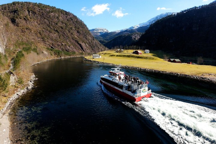 Mostraumen Fjord Cruise – Operated & Guided by Locals