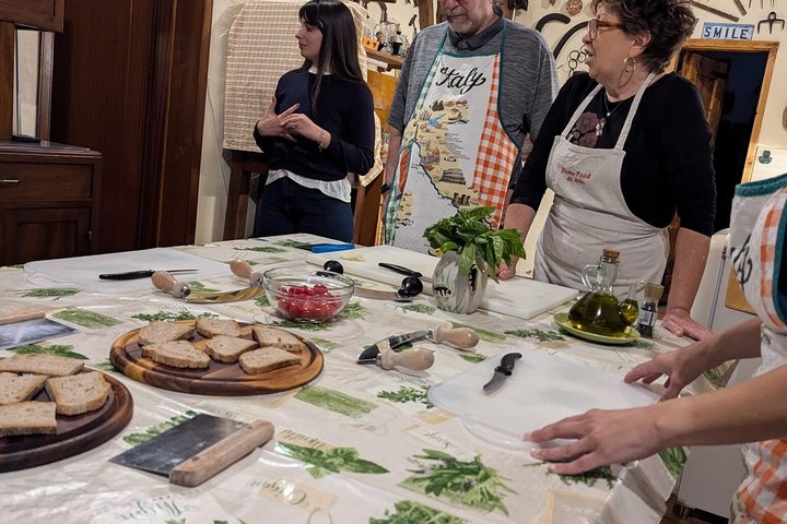 Lucca Farmhouse Cooking Class or Traditional Tuscan Meal