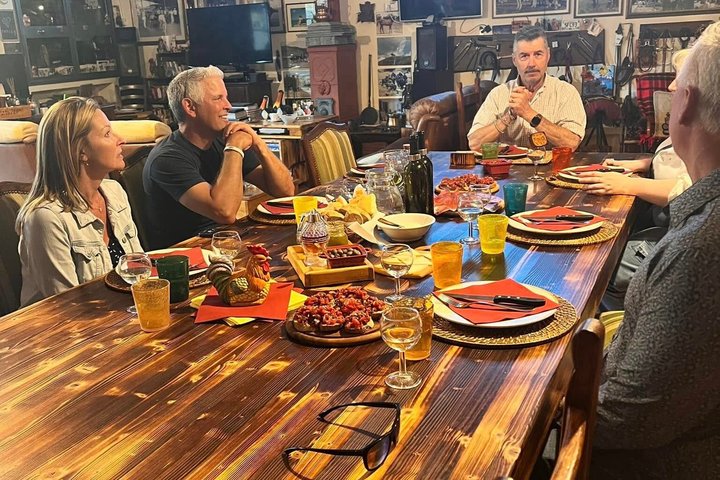 Lucca Farmhouse Cooking Class or Traditional Tuscan Meal