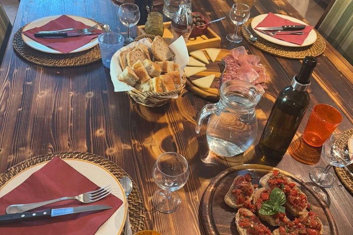 Lucca Farmhouse Cooking Class or Traditional Tuscan Meal