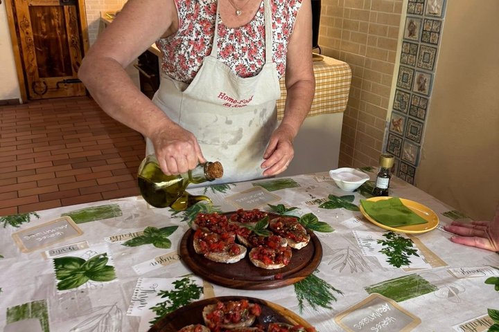 Lucca Farmhouse Cooking Class or Traditional Tuscan Meal
