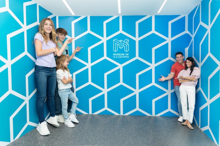 Museum of Illusions Pittsburgh Admission Ticket