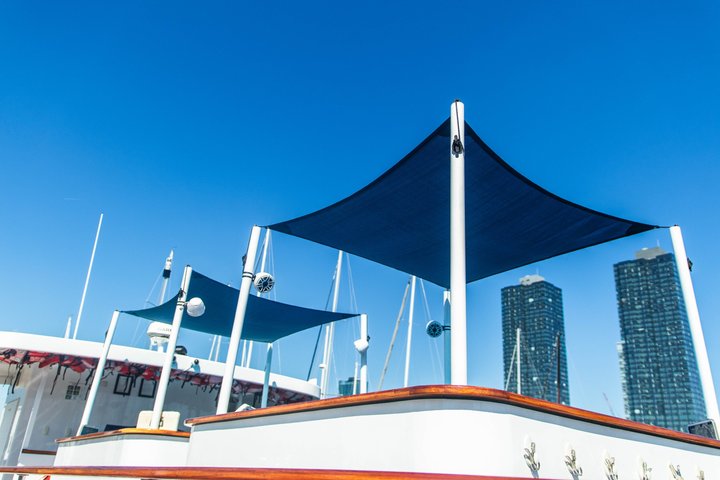 Luxury Hot Tub Boat Around NYC and Statue Private Tub up to 10