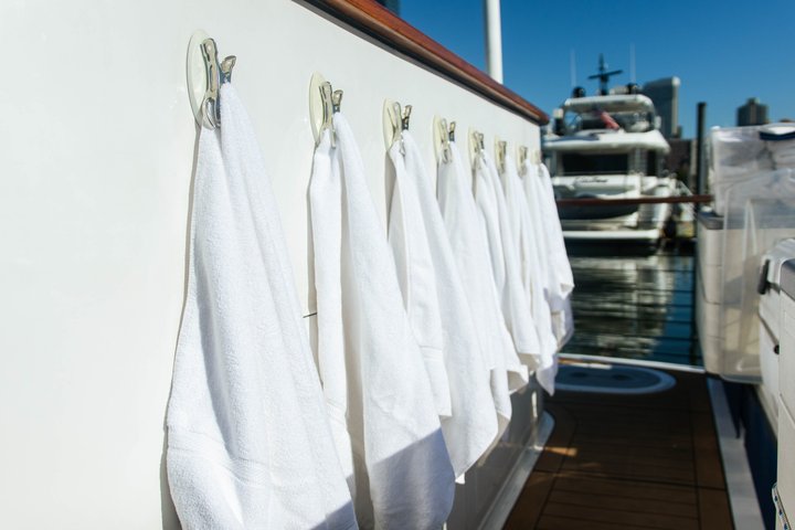 Luxury Hot Tub Boat Around NYC and Statue Private Tub up to 10