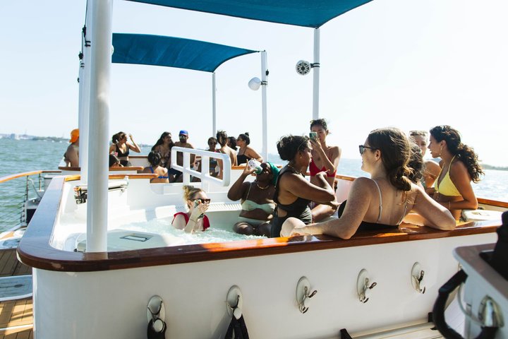 Luxury Hot Tub Boat Around NYC and Statue Private Tub up to 10