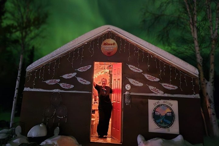 Intimate Aurora Tours Cozy Cabin Bucket List