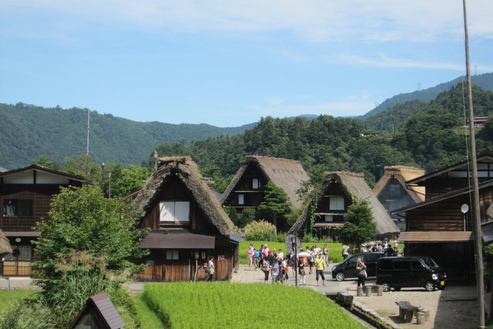 [One-day bus tour departing from Kanazawa Station] Shirakawa-go/Takayama tour platinum route bus tour