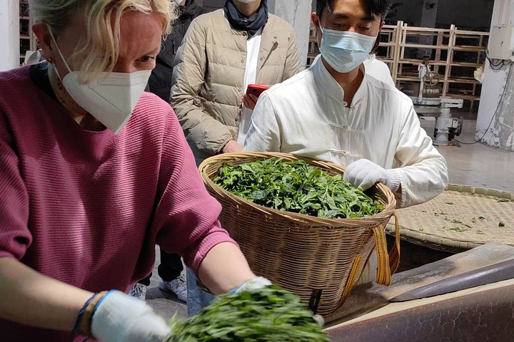 Hangzhou Private & Expert Tour Guide Service