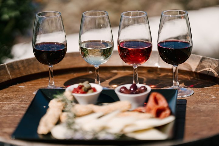 Santorini Wine Tour: Visit 3 Local Wineries with Tastings