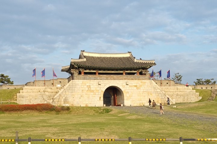 Discover Suwon: UNESCO Fortress & Hidden Gems Private Tour