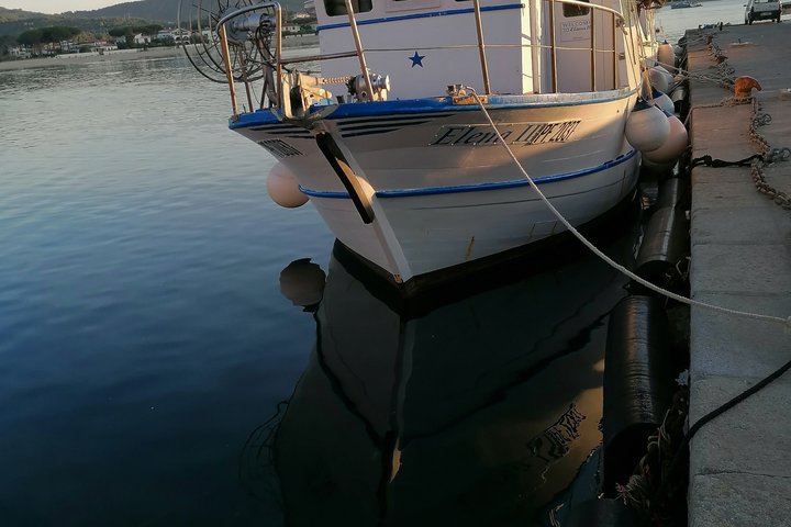 Fishing on the Island of Elba with aperitif and dinner on board