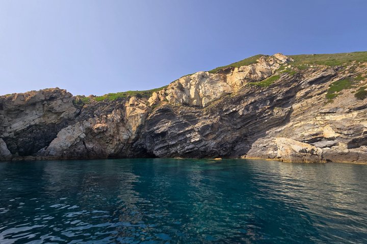Fishing on the Island of Elba with aperitif and dinner on board