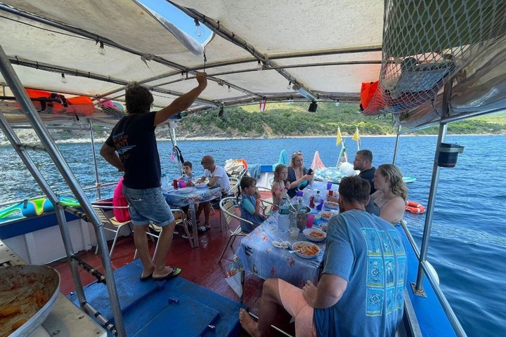 Fishing on the Island of Elba with aperitif and dinner on board