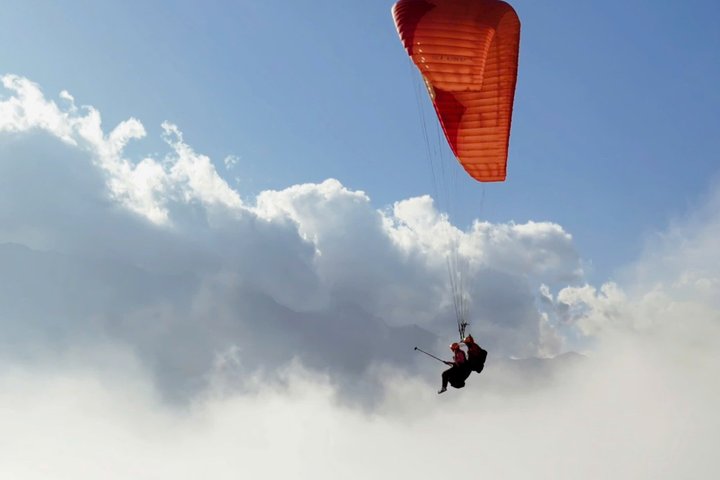 90-Min Daily Sapa Paragliding Tour – Hotel Transfer Included