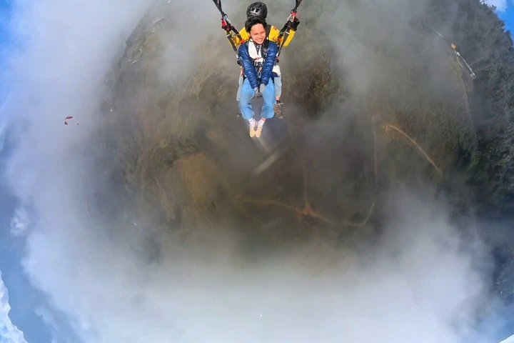 90-Min Daily Sapa Paragliding Tour – Hotel Transfer Included