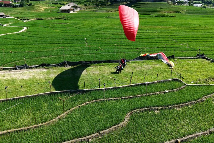 90-Min Daily Sapa Paragliding Tour – Hotel Transfer Included