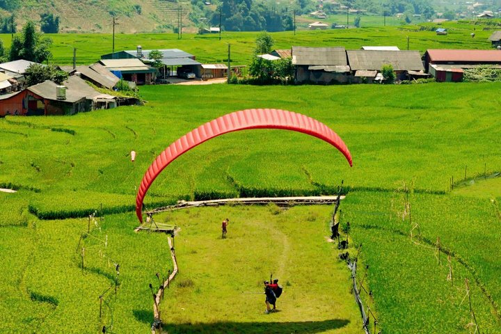 90-Min Daily Sapa Paragliding Tour – Hotel Transfer Included