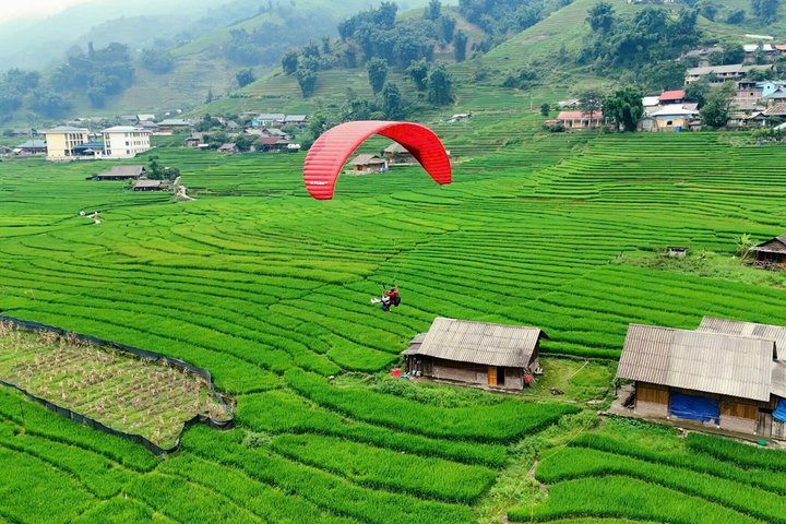 90-Min Daily Sapa Paragliding Tour – Hotel Transfer Included