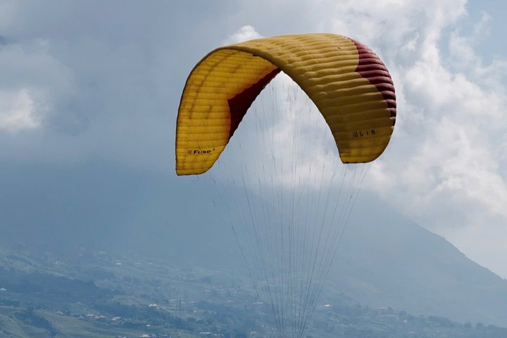 90-Min Daily Sapa Paragliding Tour – Hotel Transfer Included