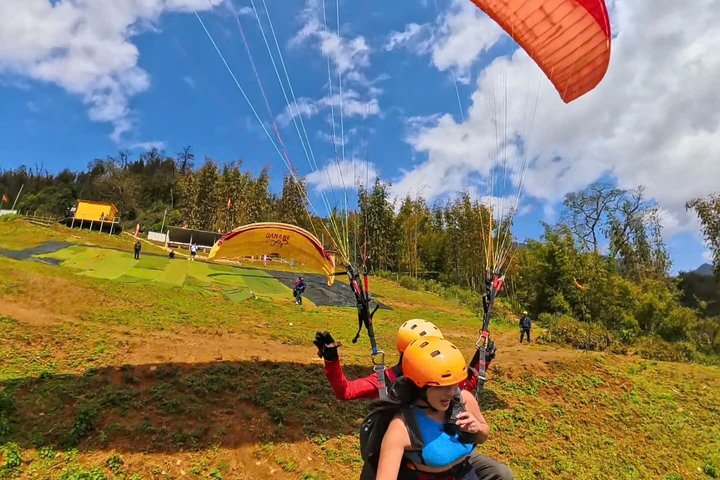 90-Min Daily Sapa Paragliding Tour – Hotel Transfer Included