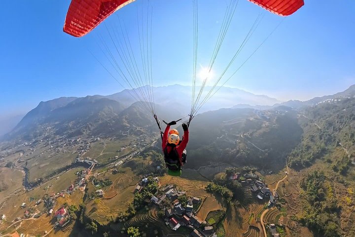 90-Min Daily Sapa Paragliding Tour – Hotel Transfer Included