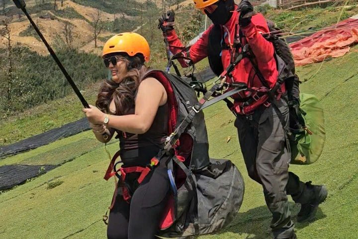 90-Min Daily Sapa Paragliding Tour – Hotel Transfer Included