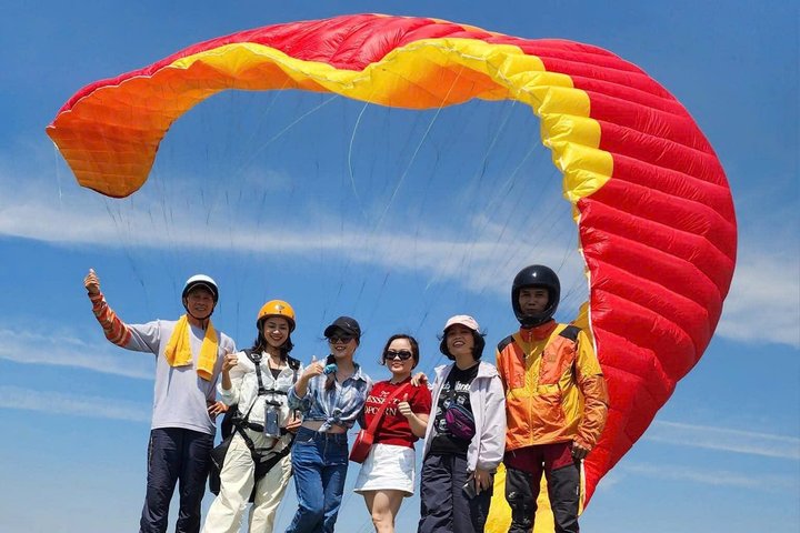 90-Min Daily Sapa Paragliding Tour – Hotel Transfer Included
