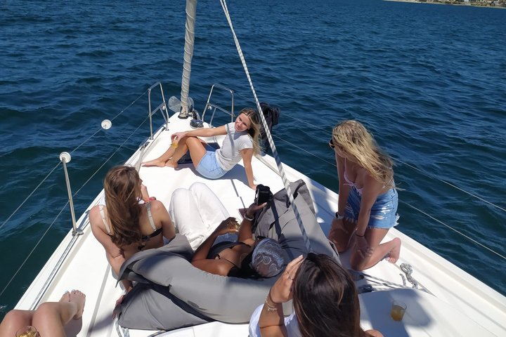 Cascais Private Sailing Cruise with a drink - Half day/full day