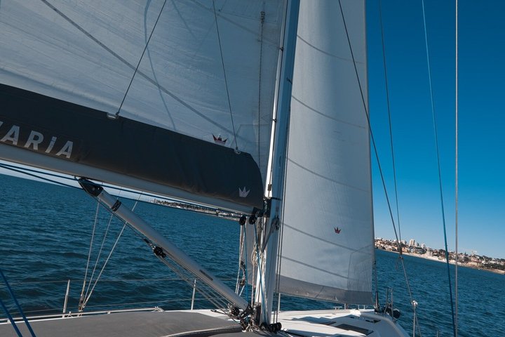 Cascais Private Sailing Cruise with a drink - Half day/full day