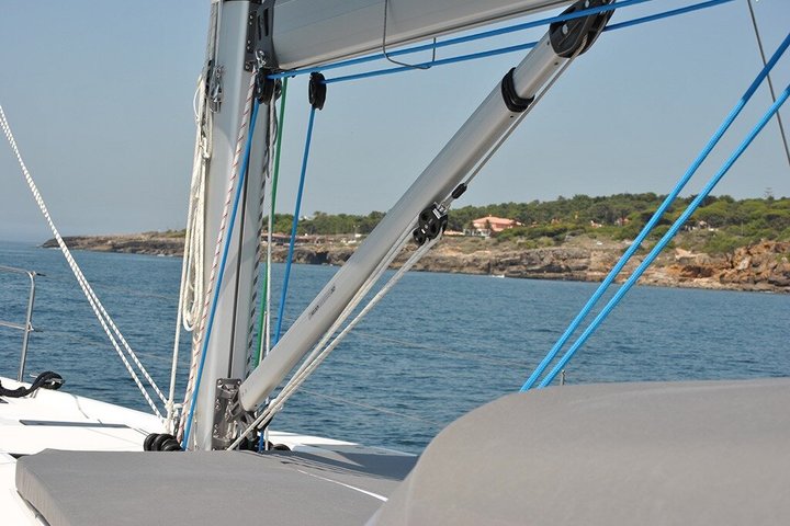 Cascais Private Sailing Cruise with a drink - Half day/full day
