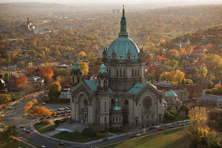 Saint Paul City Tour 2 Hour Sightseeing Experience