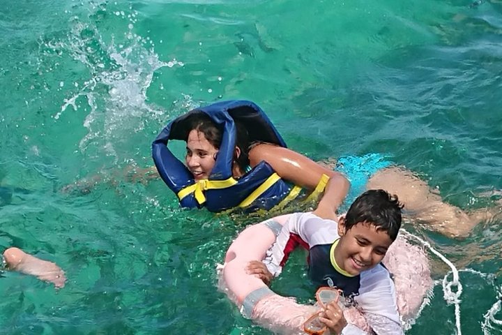 Reef Safari - Snorkeling, Fish Feeding & Lunch (Shared Day Trip)
