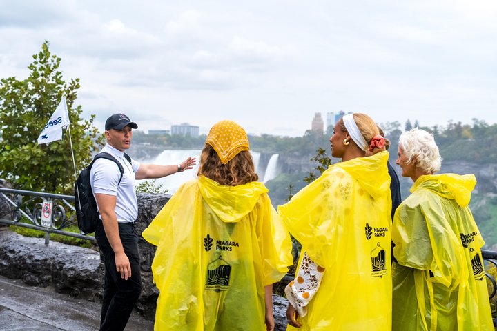Best of Niagara Falls Canada Premium Tour: Behind Falls and Boat
