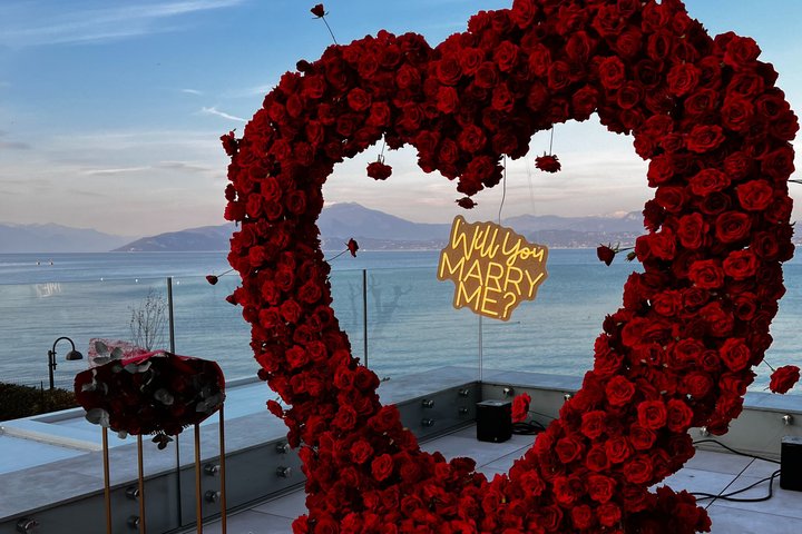 Romantic Marriage Proposal Experience in Lake Garda