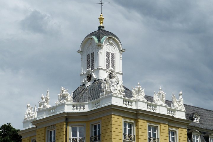 Karlsruhe Highlights: Palace, Squares & Cultural Landmarks
