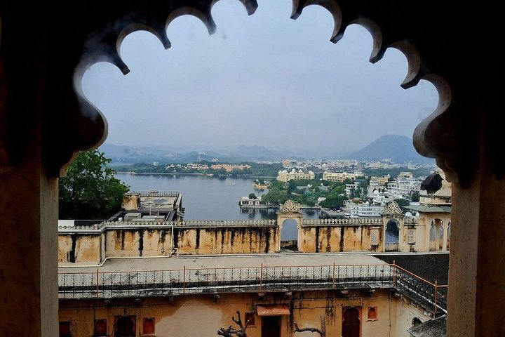 City Palace Museum with Licensed Guide & Entry Tickets