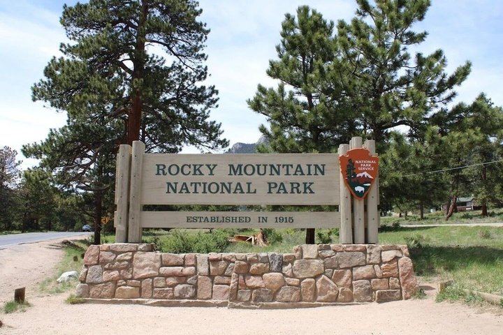 Rocky Mountain National Park Tour and Picnic