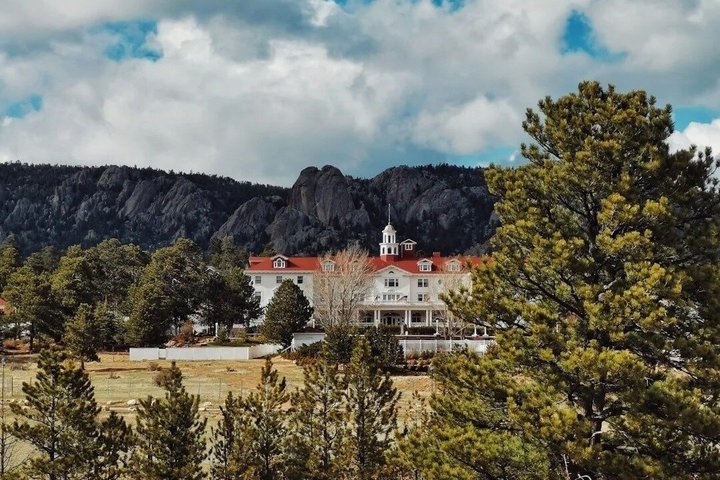 Rocky Mountain National Park Tour and Picnic