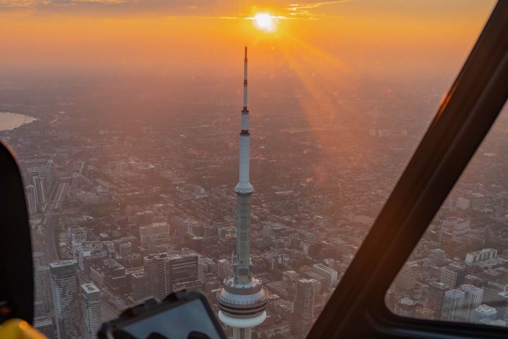 20 km Helicopter Tour over Toronto