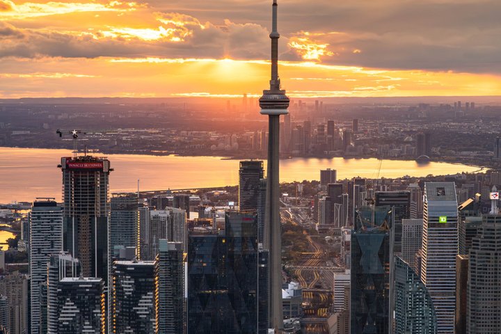 20 km Helicopter Tour over Toronto