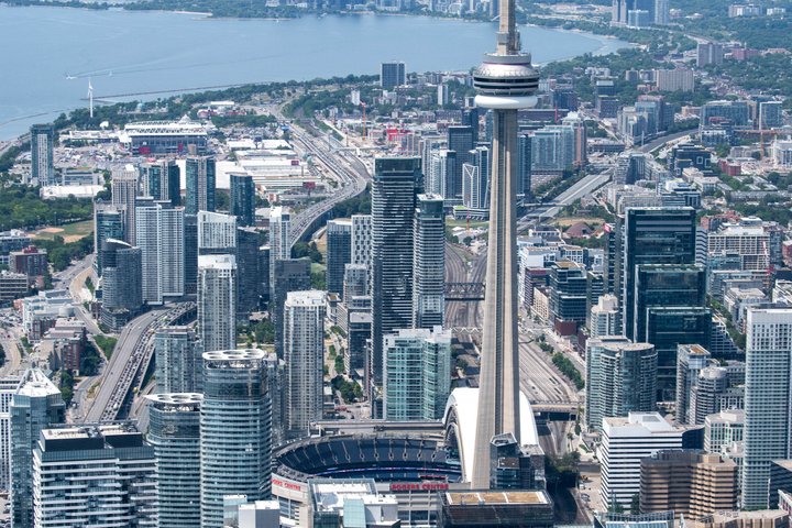 20 km Helicopter Tour over Toronto