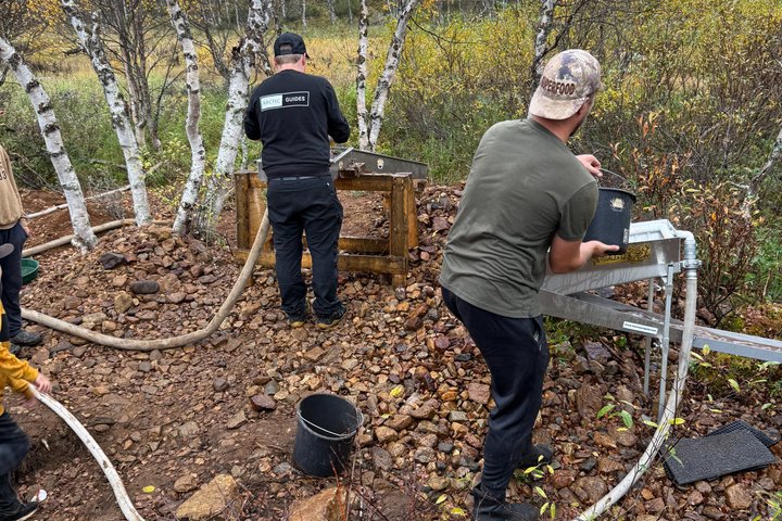 Gold Panning Experience at Kuttura Claim Lapland