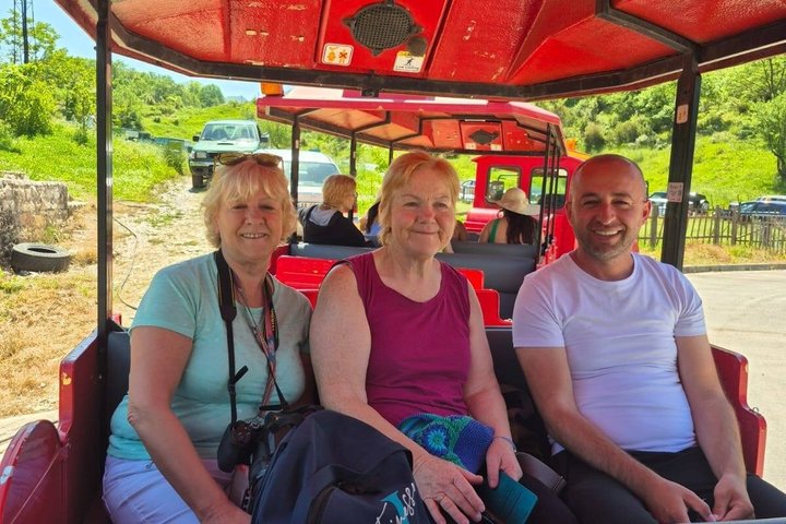 Ksamil or Saranda: Gjirokaster Old Town, Blue Eye & Lekursi