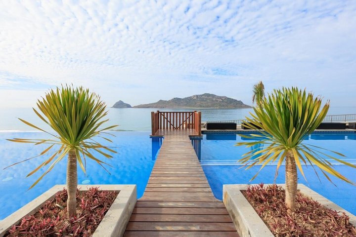 Mazatlan Beach Resort Day Pass With Lunch Drinks