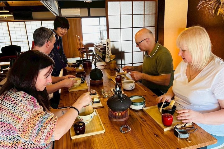 Kobe beef lunch with calligraphy and tea ceremony experiences