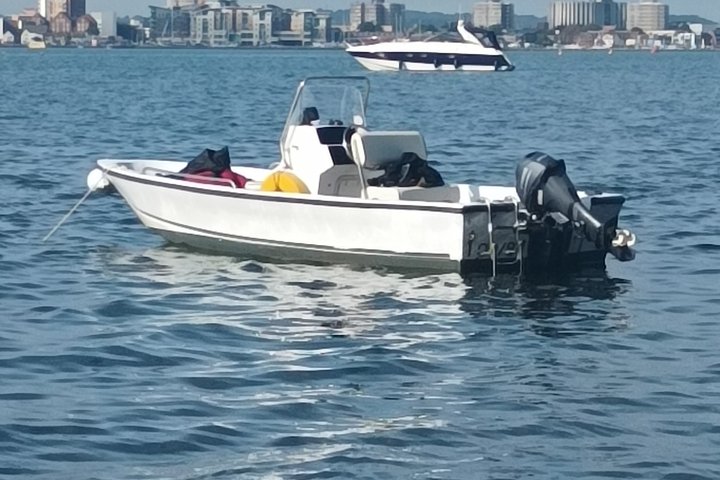 Self Drive Boat Hire around Poole Harbour