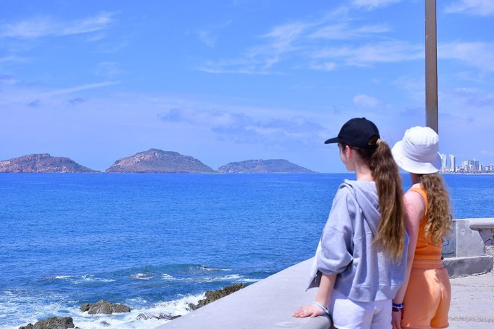 Mazatlán Shared City Tour by Red Truck History and Flavors