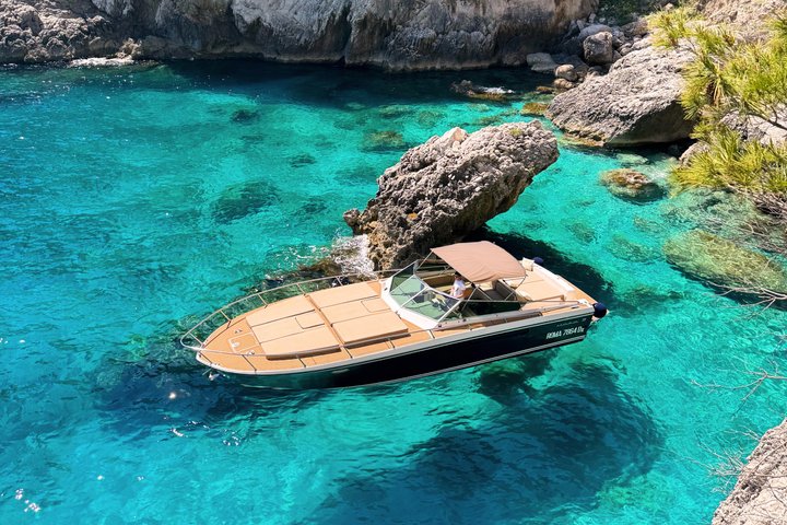 Private Boat Tour of Capri