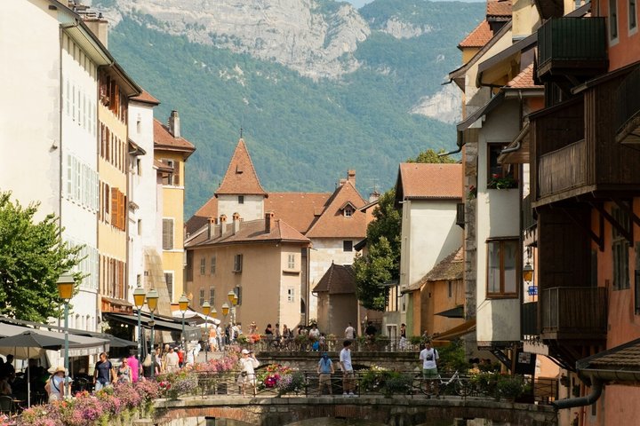 Annecy 1h30 Insider Walking Tour With Local Guide